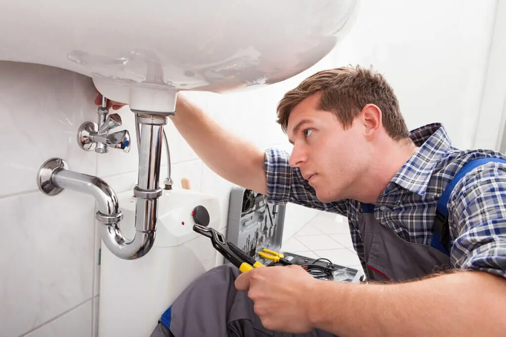 professional-plumbing-staff